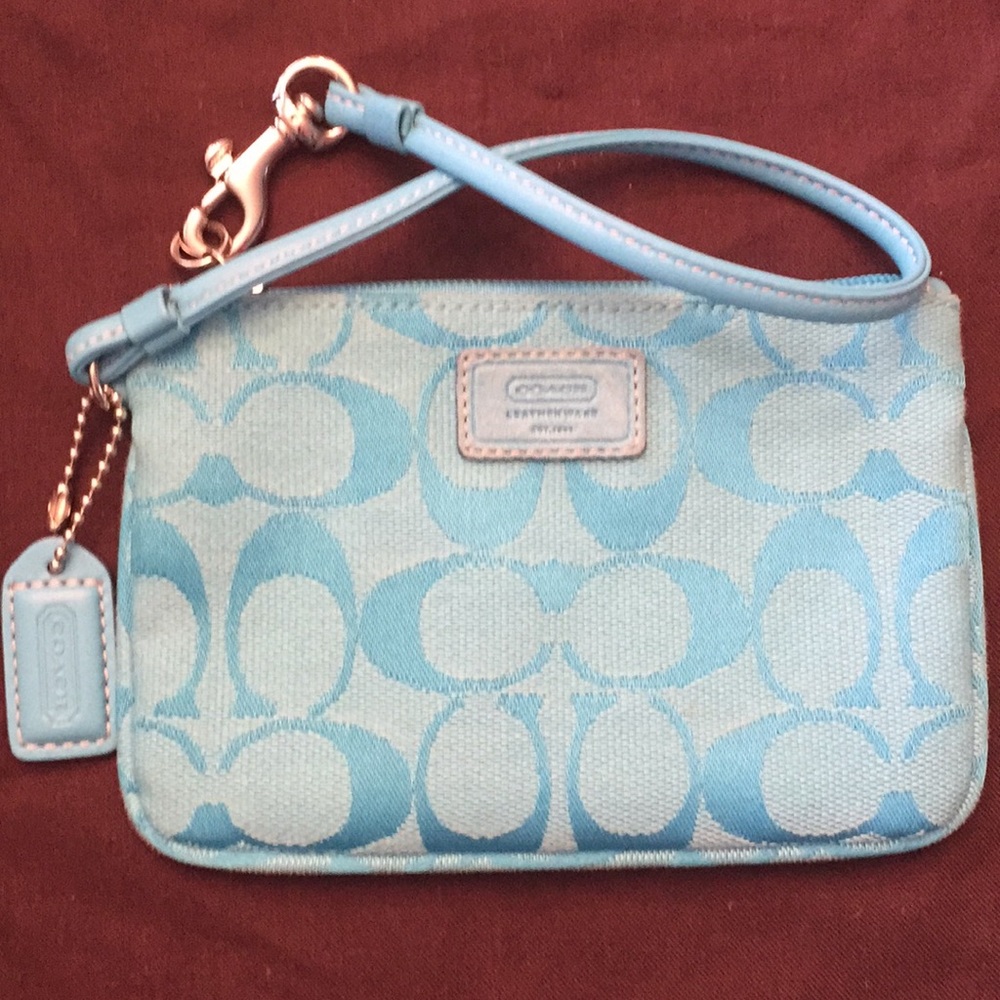 100 authentic coach turquoise blue wristlet